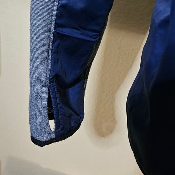 Women's Under Armour Cold Gear Hoodie Size Medium Blue - Picture 3 of 4